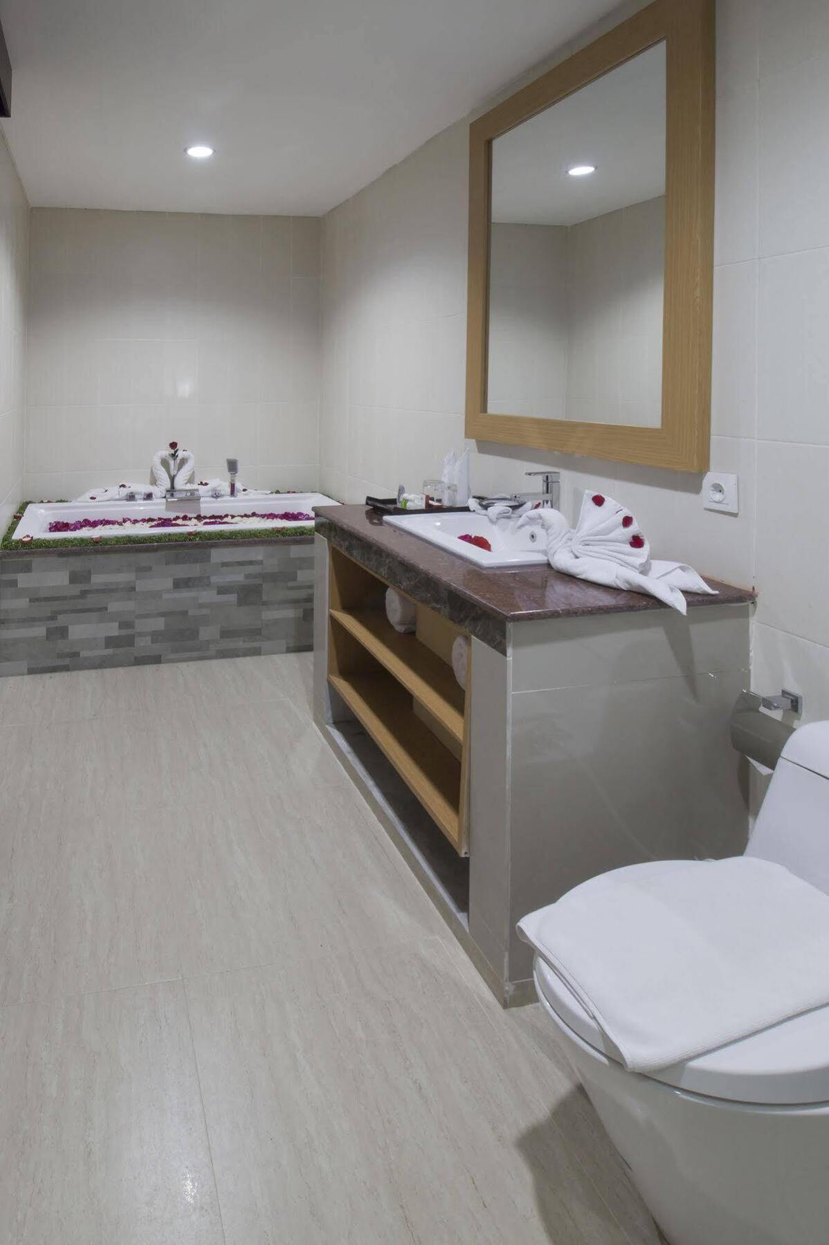Hotel Grand Puri Saron Malioboro 3*