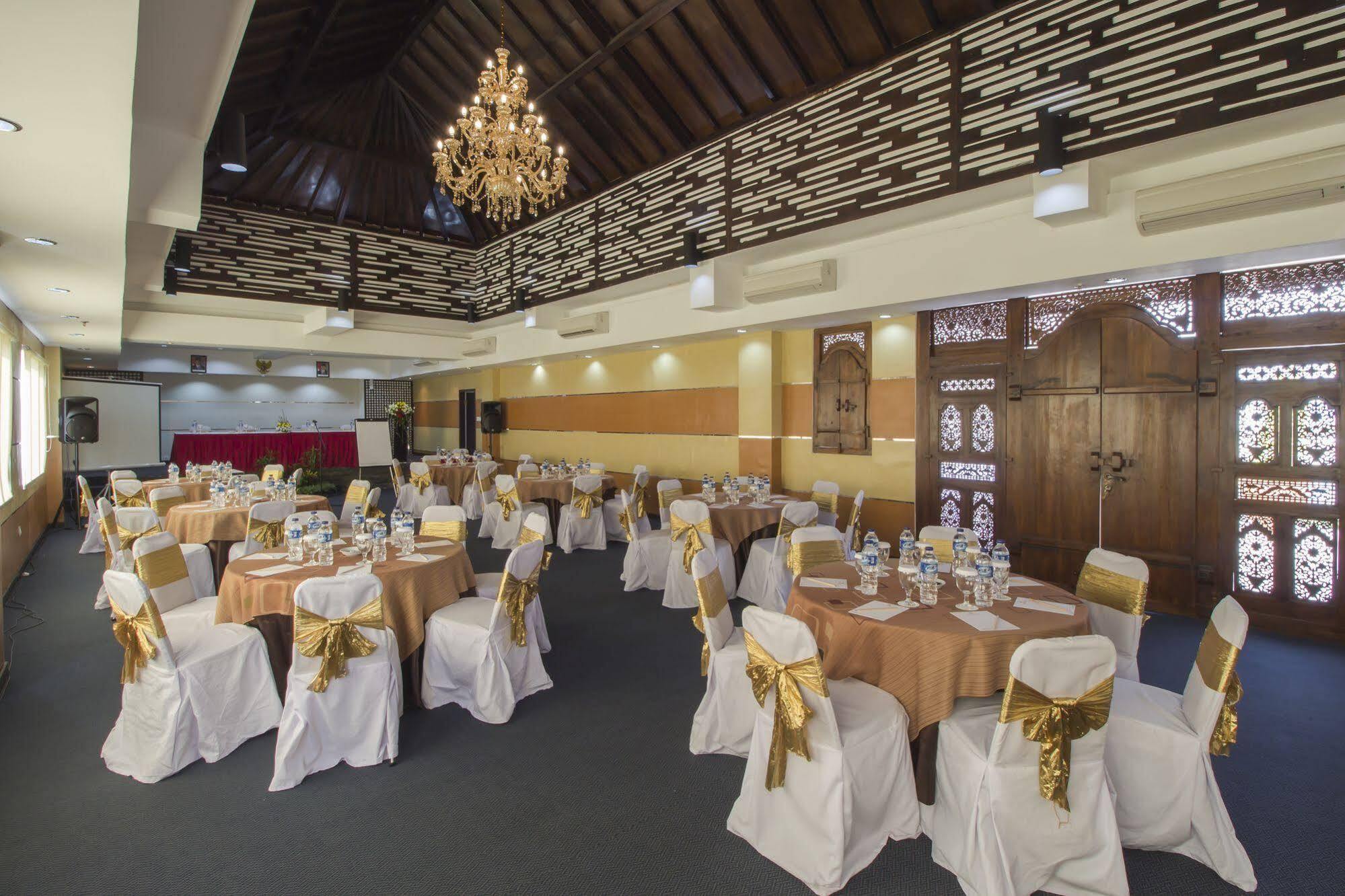Grand Puri Saron Malioboro 3*